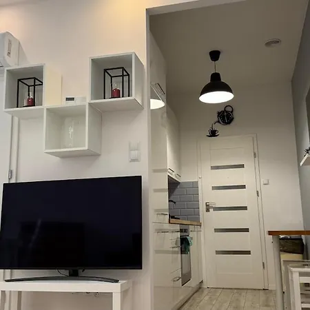 Househost Paulinska 20